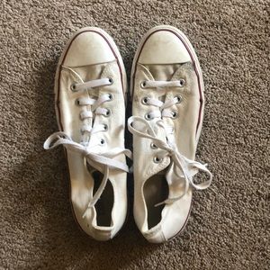 White flat converse
